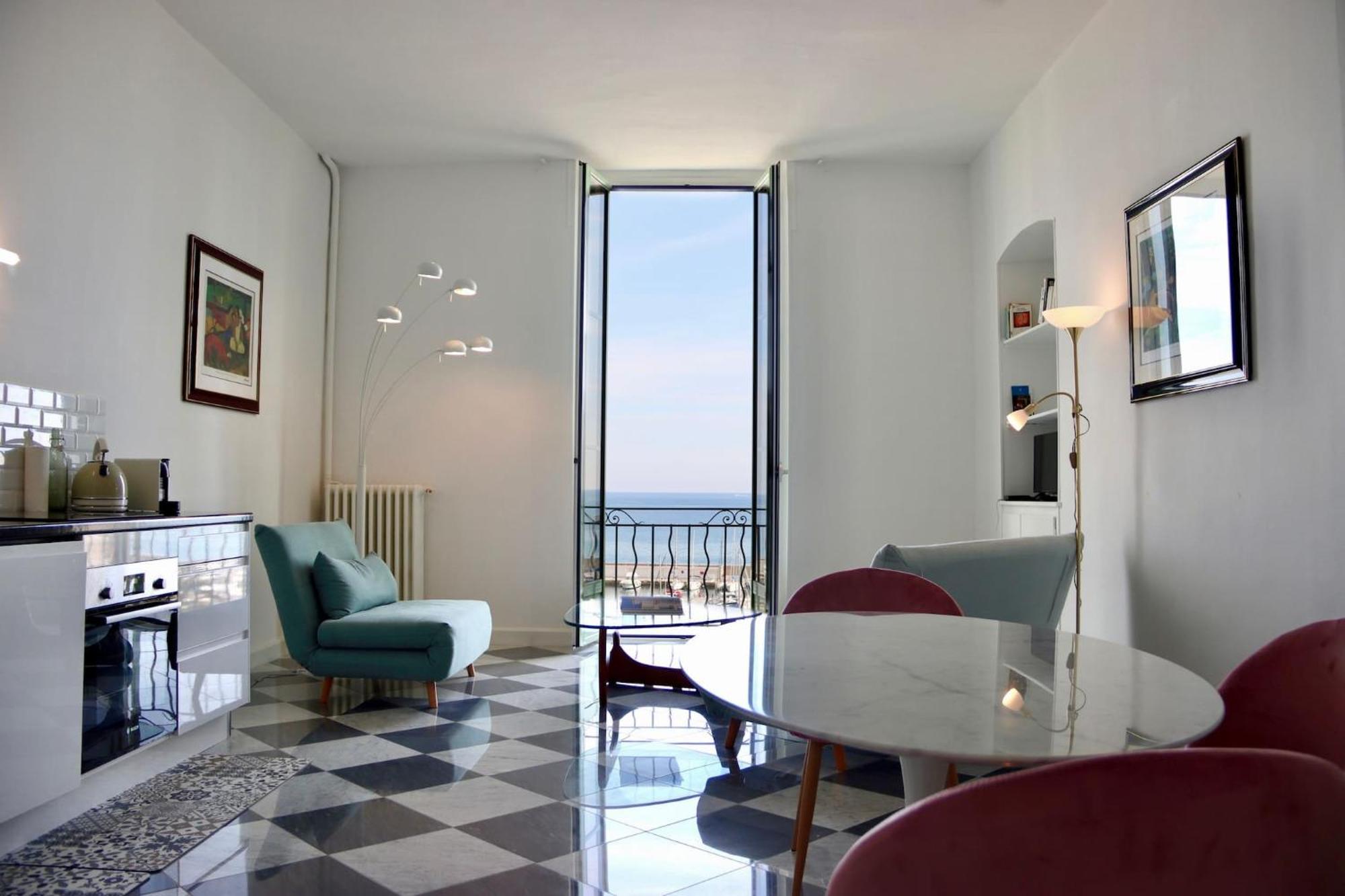 "Le Grand Hotel" Prestigieux Et Unique, Vue Mer 멍똥 외부 사진